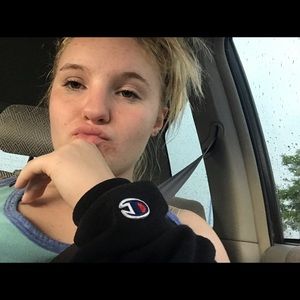 Meet your Posher, Abby